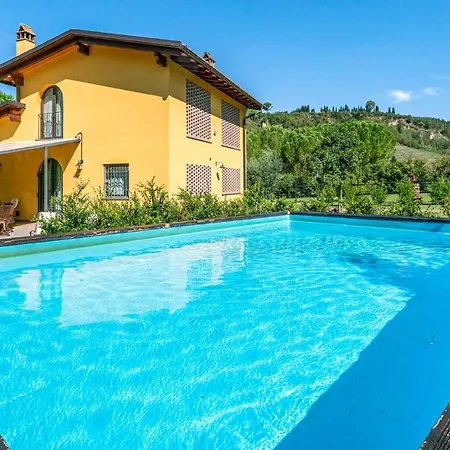4 Bedroom Amazing In Casa vacanze San Miniato