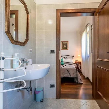 4 Bedroom Amazing In Casa vacanze San Miniato