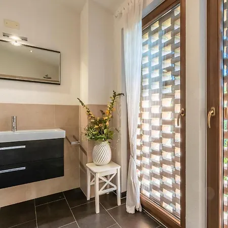 4 Bedroom Amazing In *