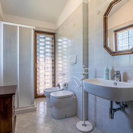 4 Bedroom Amazing In Casa vacanze