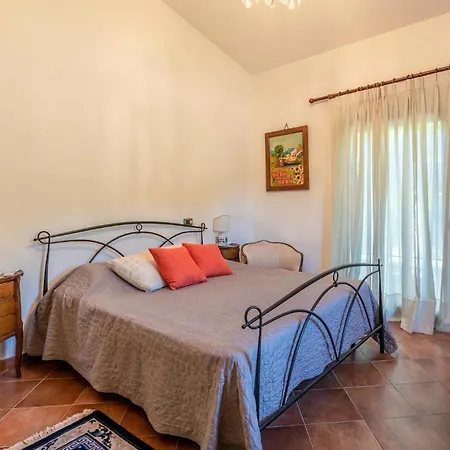 4 Bedroom Amazing In San Miniato