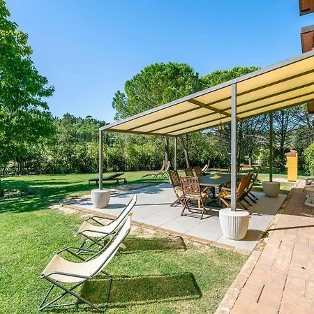 4 Bedroom Amazing In San Miniato